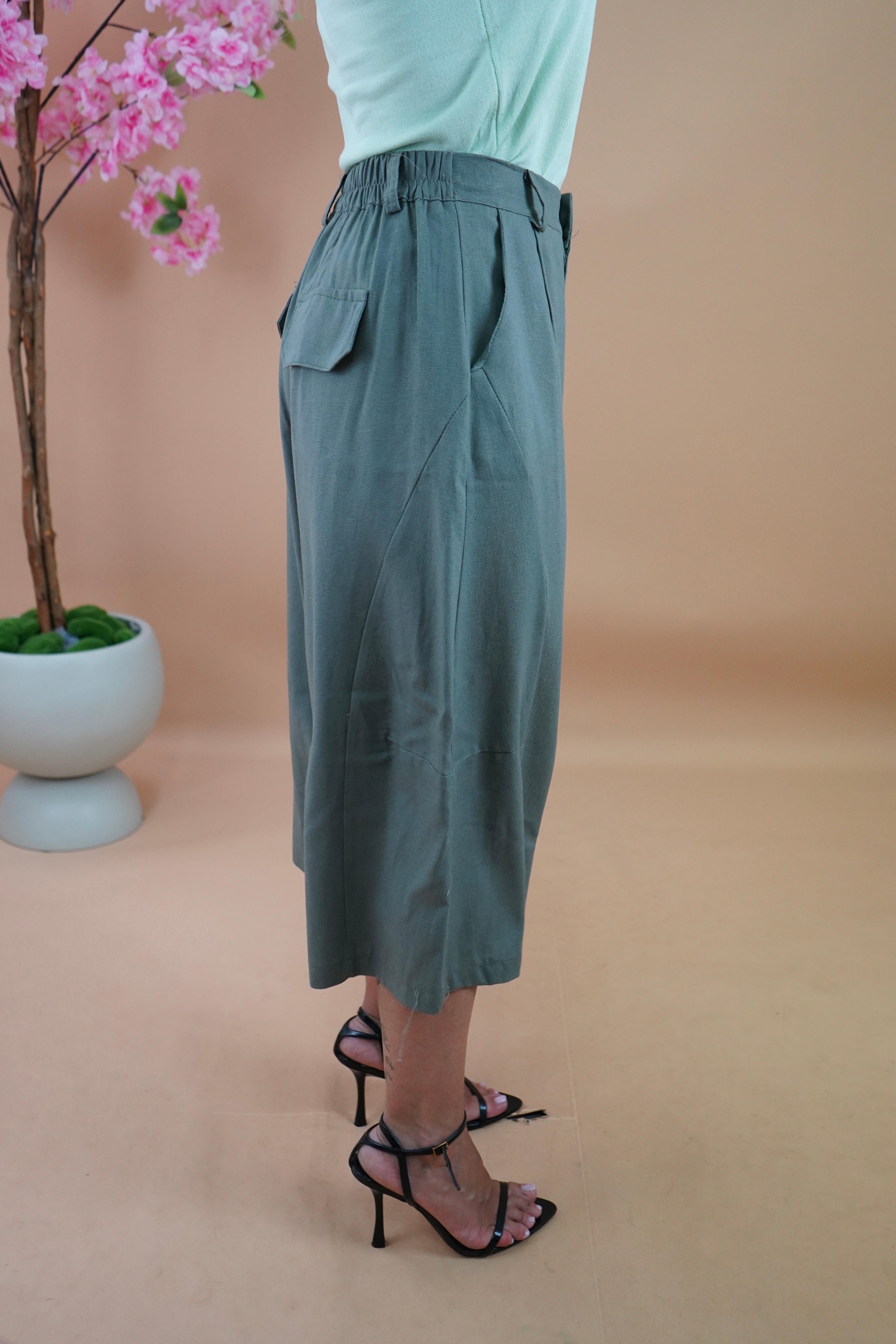 BERMUDA MAXI IN LINO VERDE MILITARE