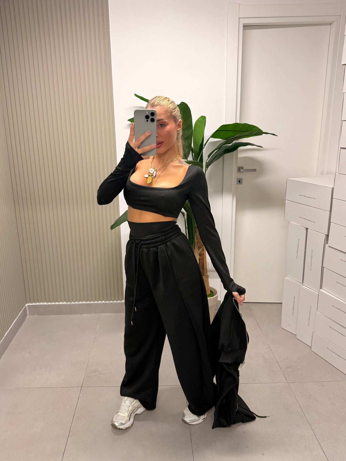 COORDINATO TUTA VALENTINA NERO
