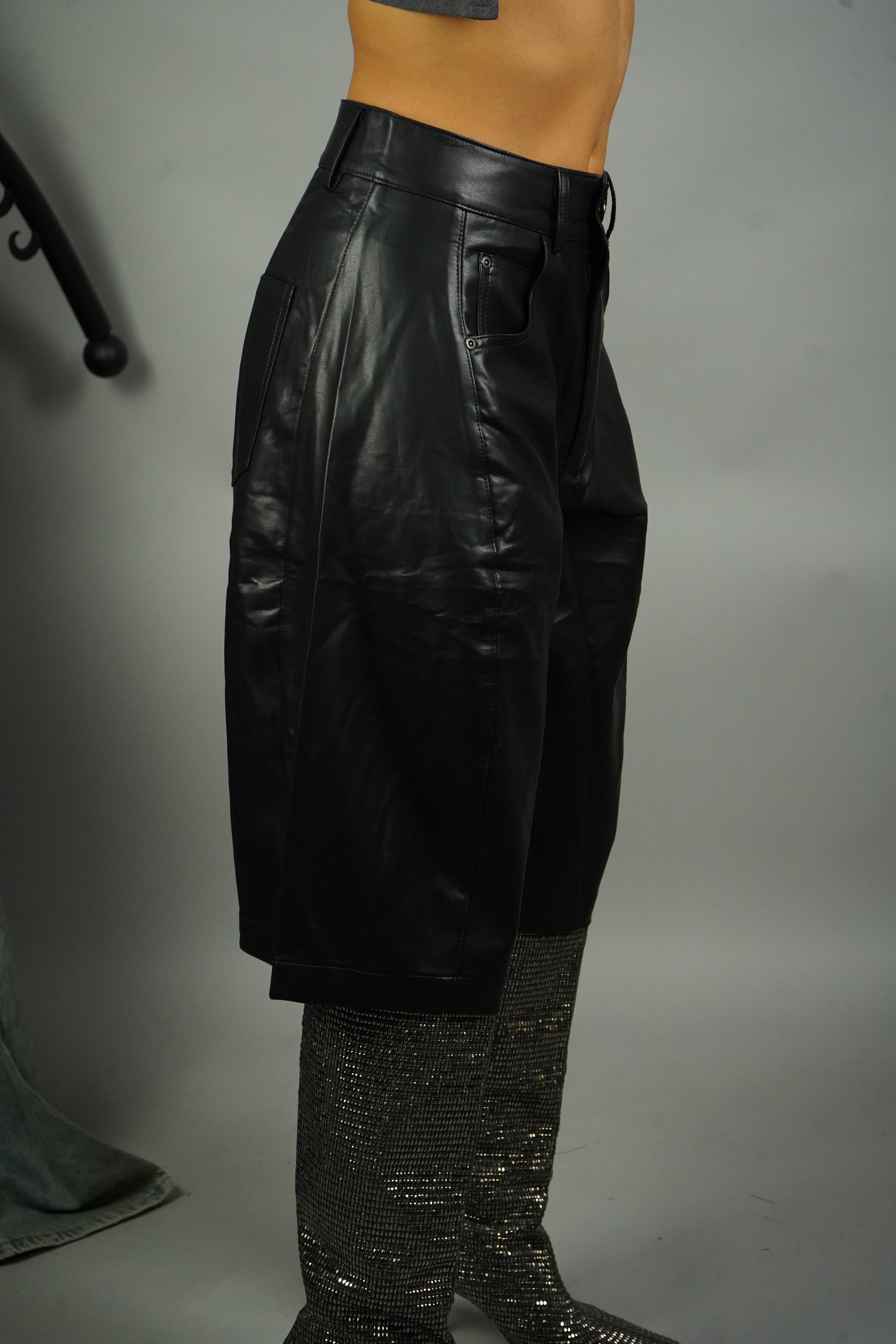 BERMUDA ECOPELLE BAGGY NERO