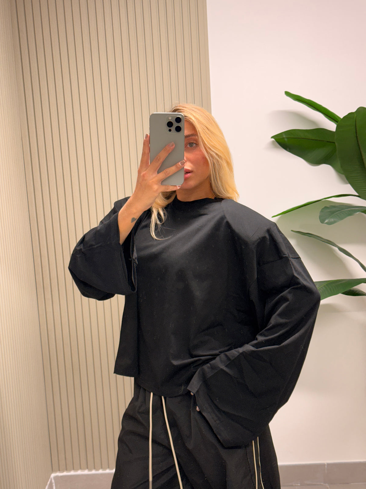 T-SHIRT BOXY LONG SLEVEE NERA