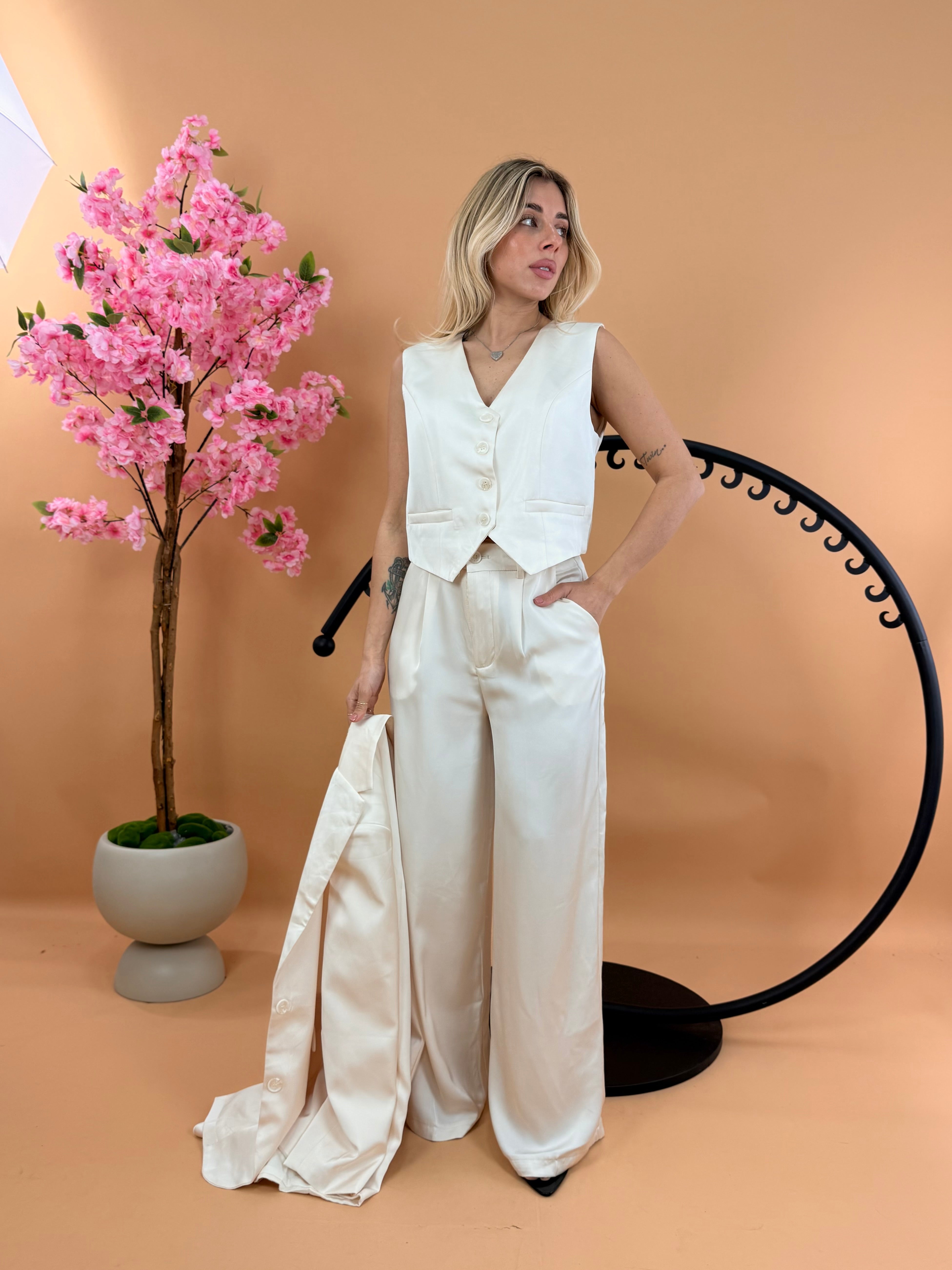TAILLEUR SATIN TRE PEZZI PANNA