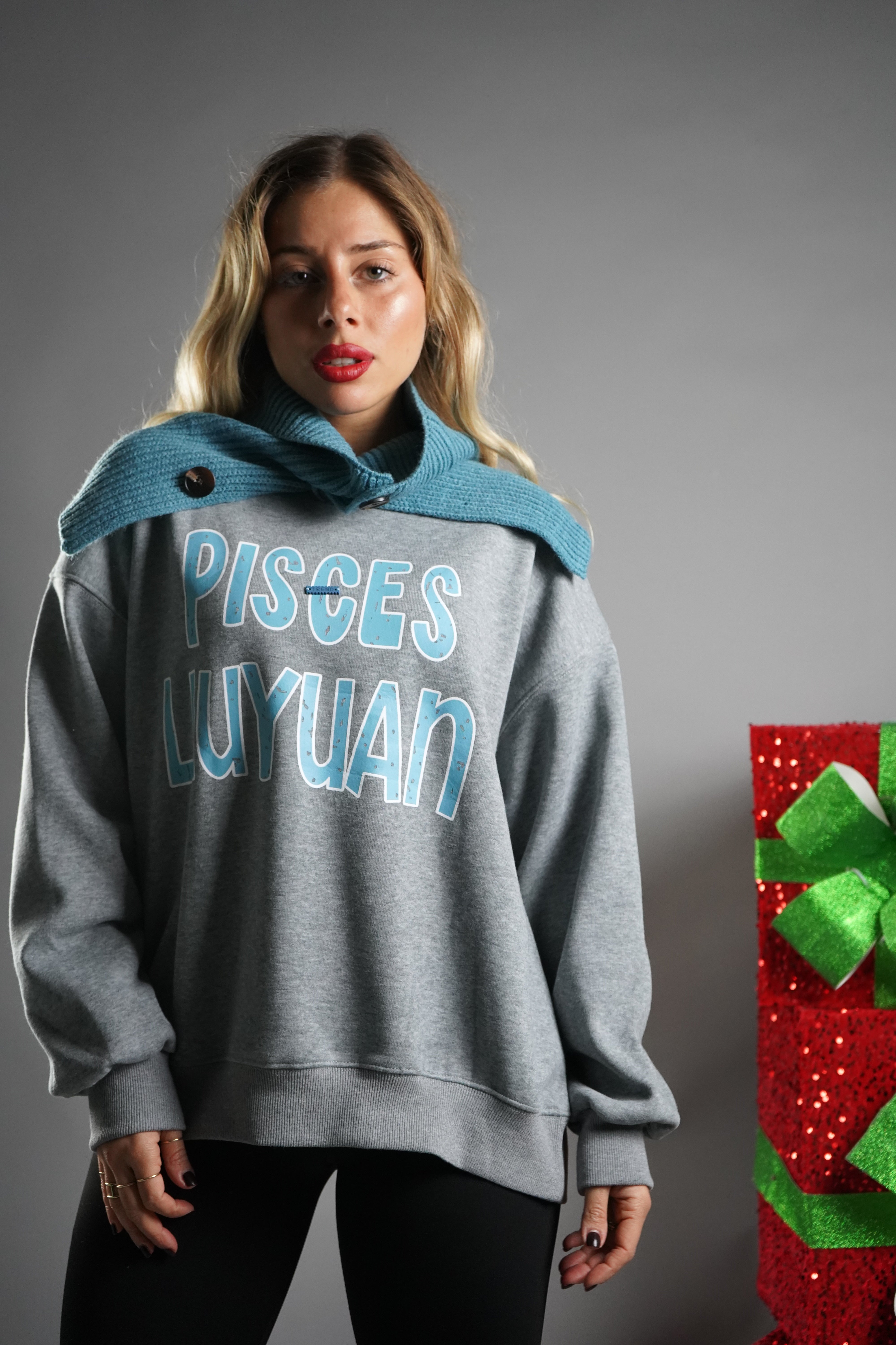 FELPA LUIS CON SCIARPA GRIGIA