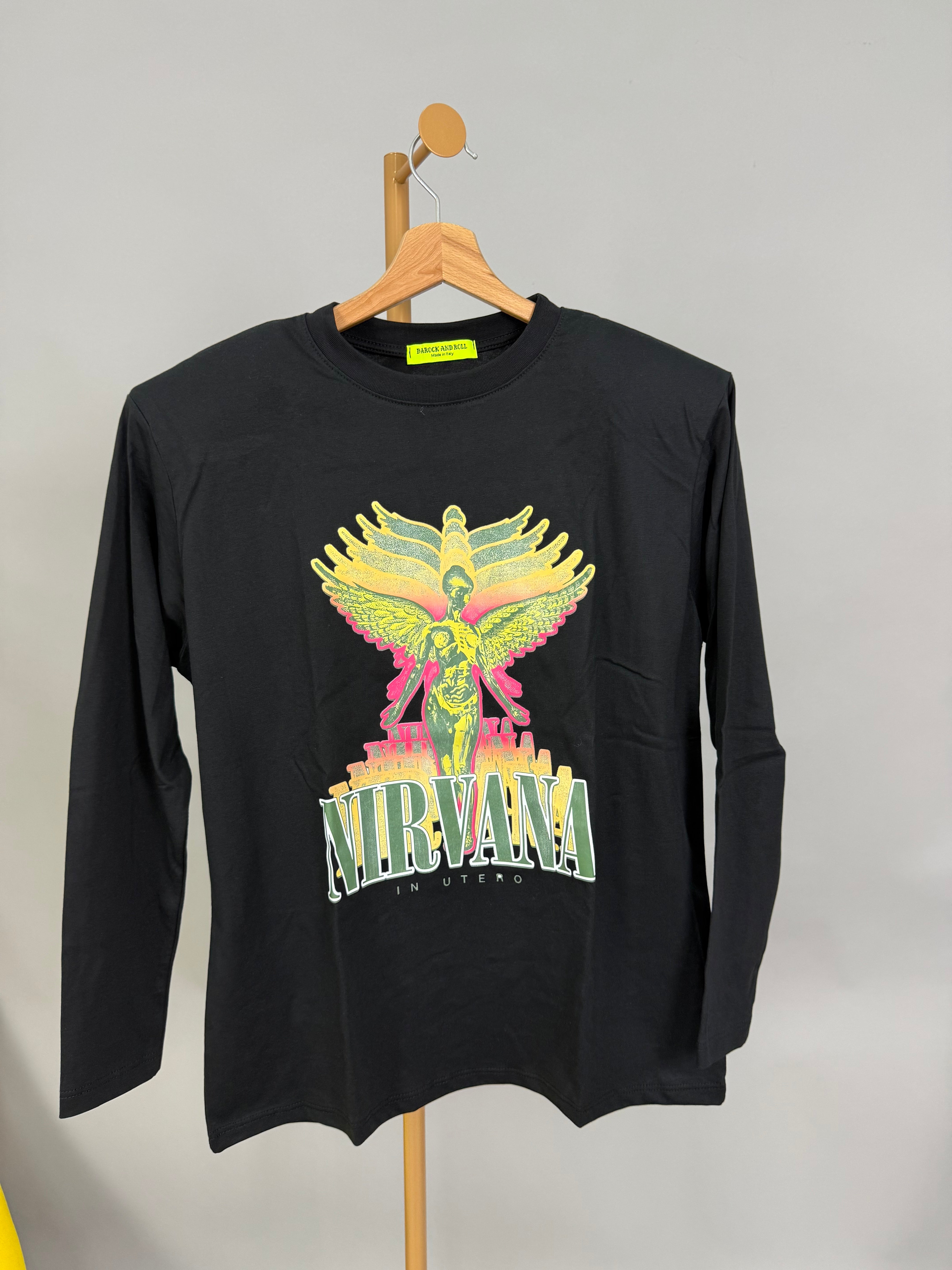 T-SHIRT SPALLINA NIRVANA NERA