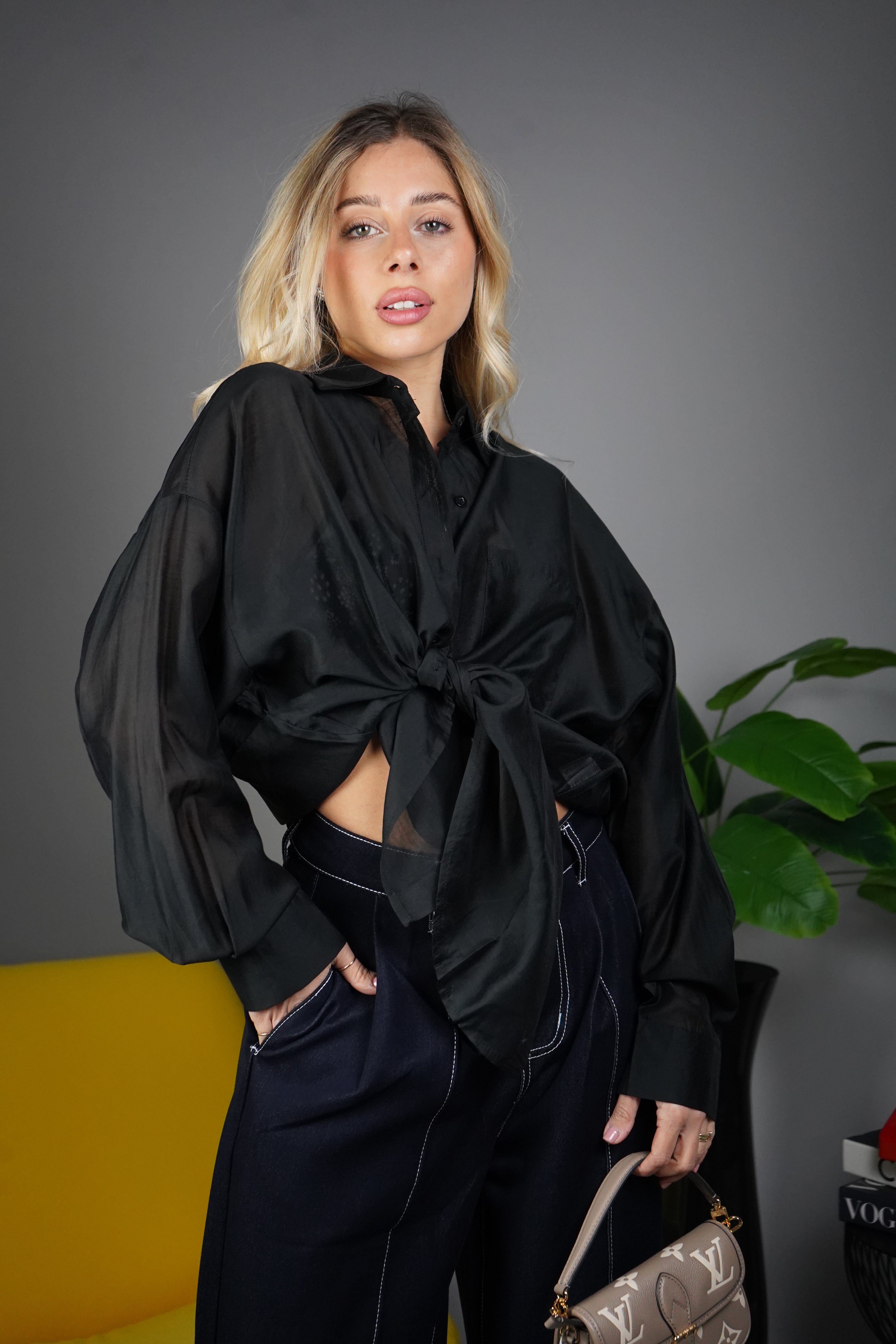 CAMICIA VELATA OVER NERA