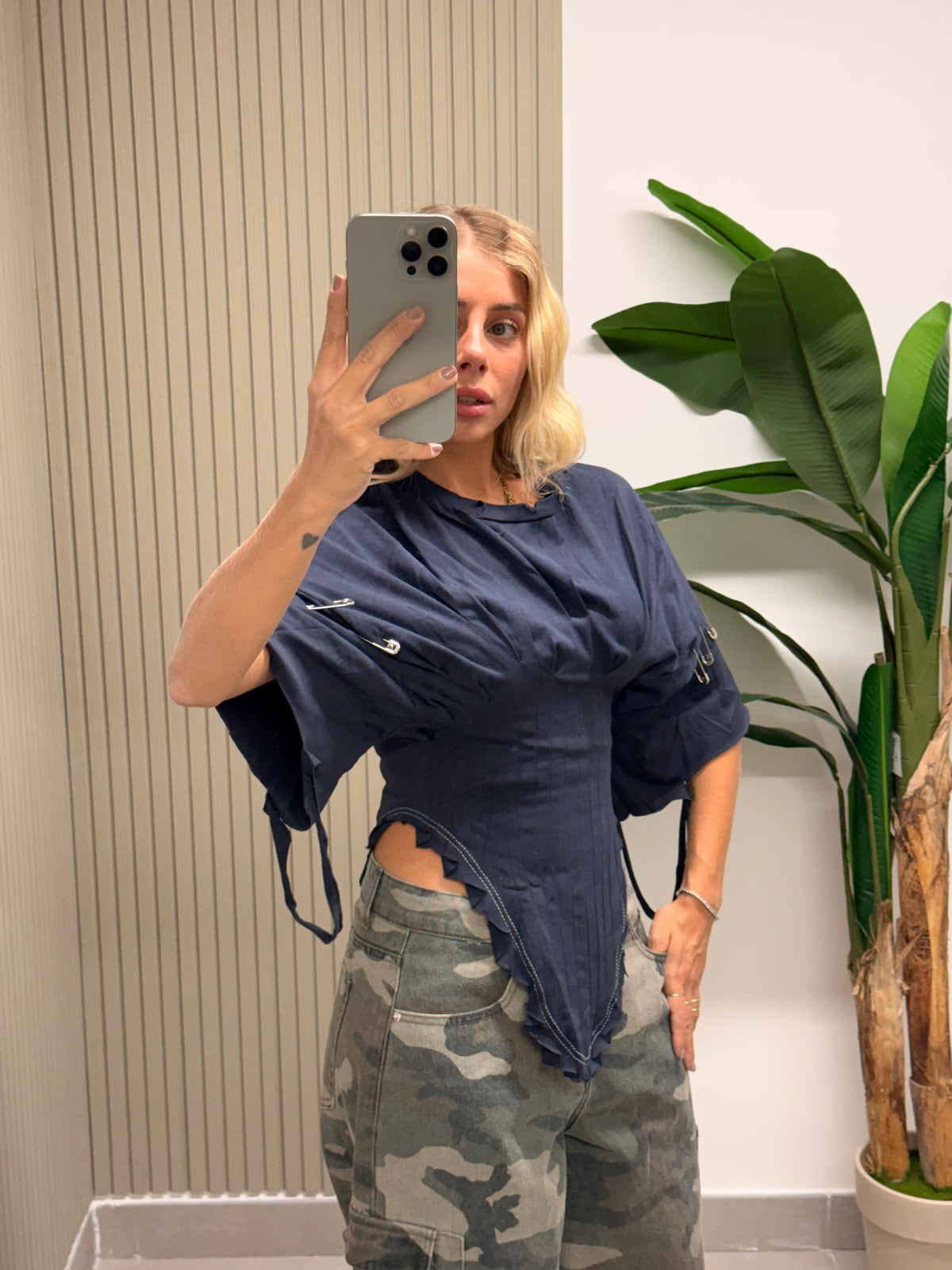 T-SHIRT CORSETTO CON SPILLE BLU