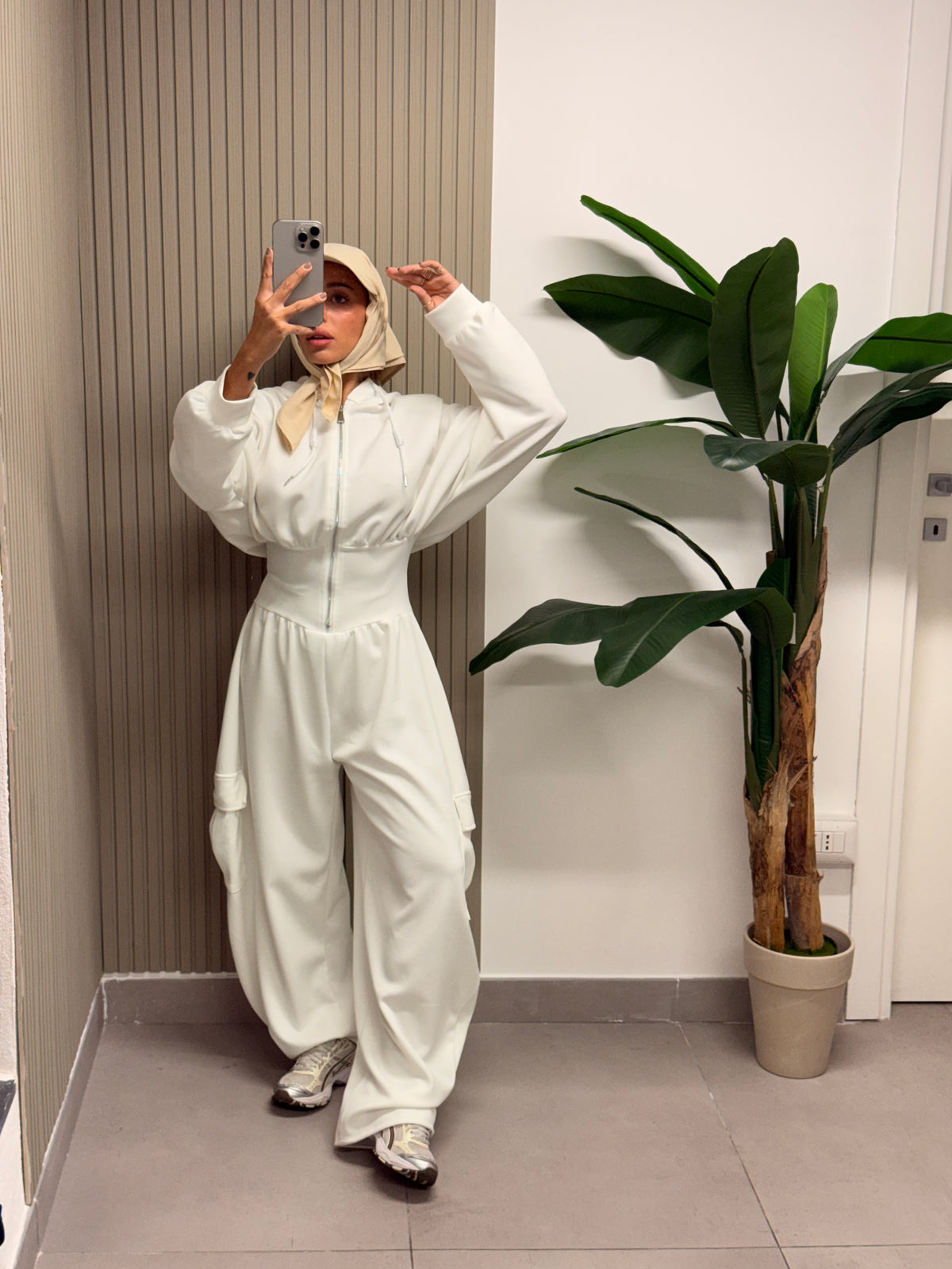 JUMPSUIT CARGO CON SPALLINE BIANCA