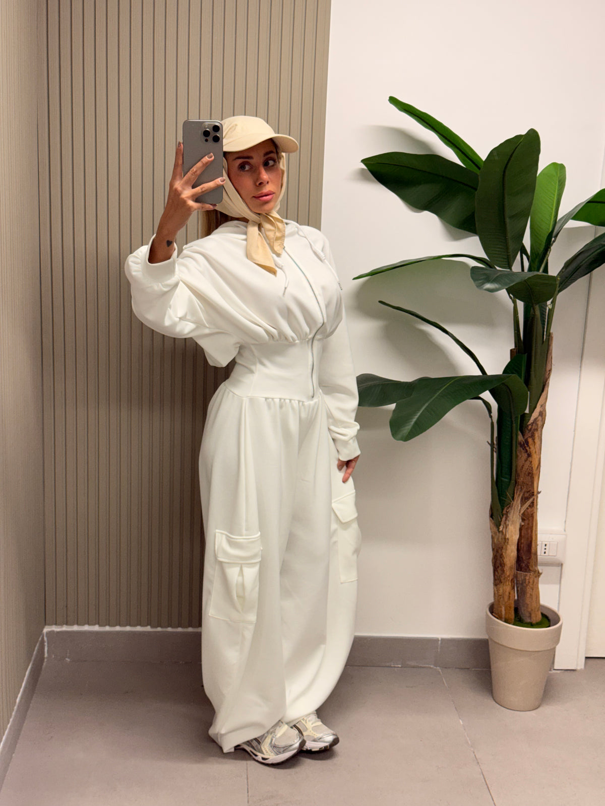 JUMPSUIT CARGO CON SPALLINE BIANCA