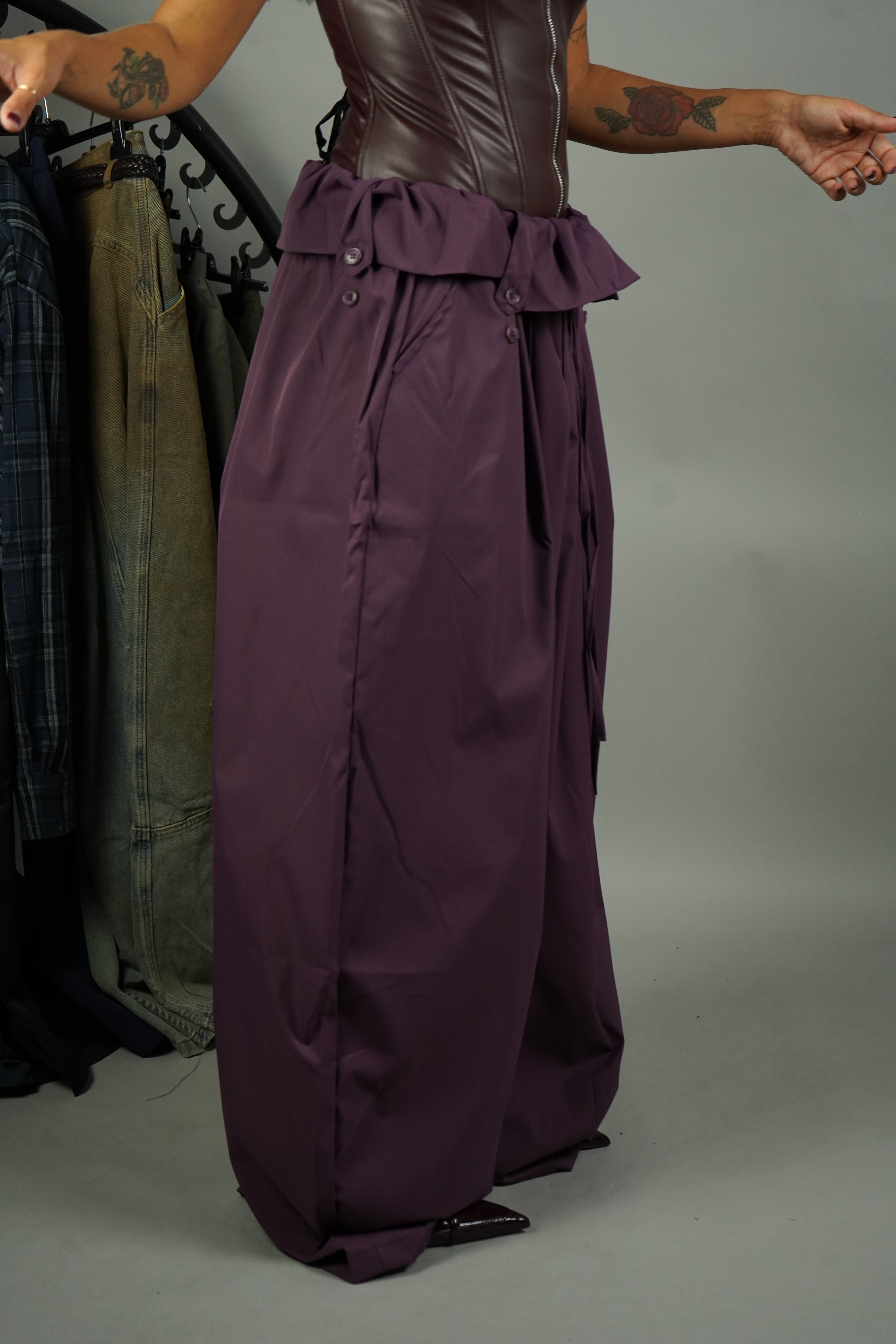 PANTALONE BALLON CON ARRICCIO PRUGNA
