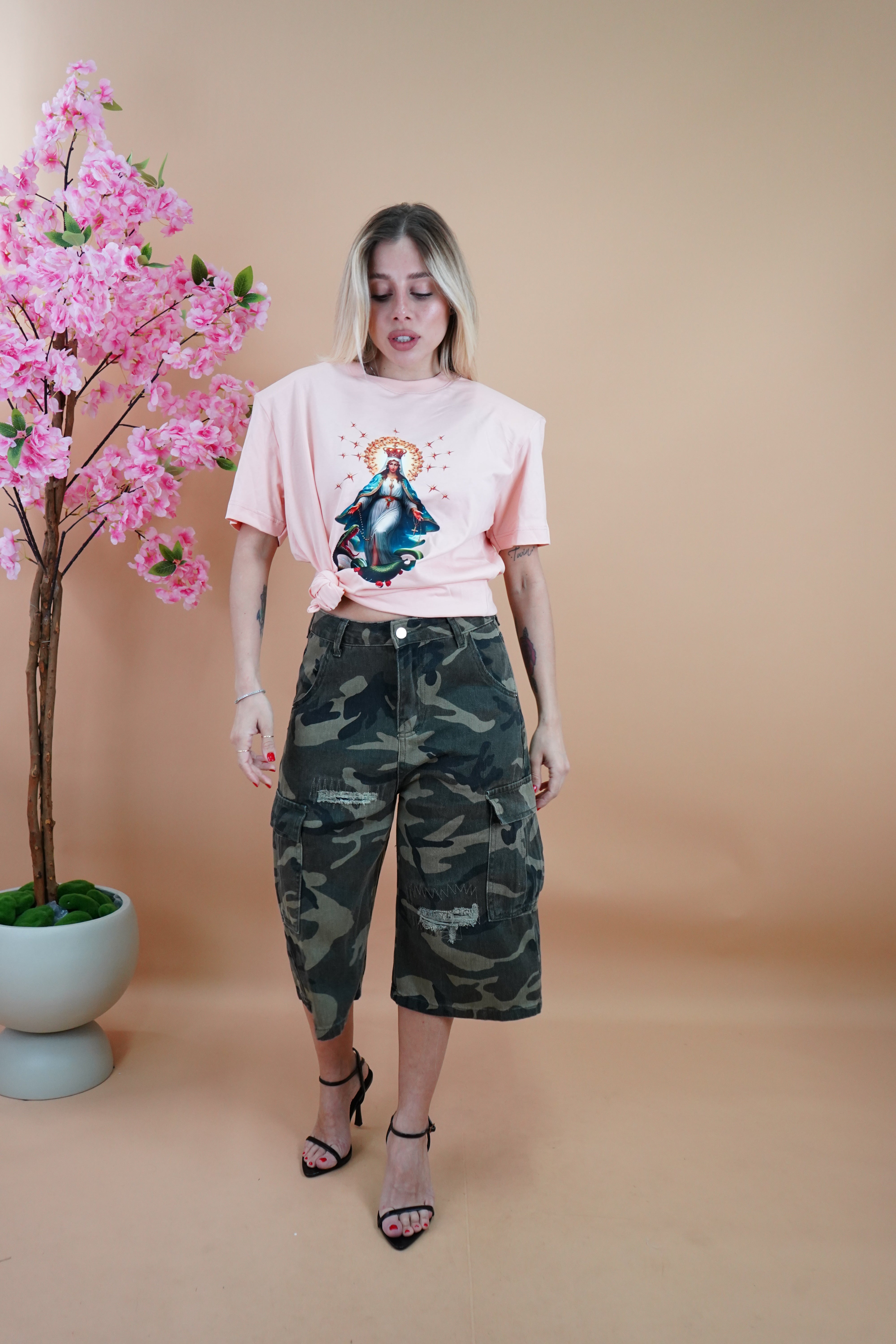 T-SHIRT ROCK MADONNA AURA ROSA