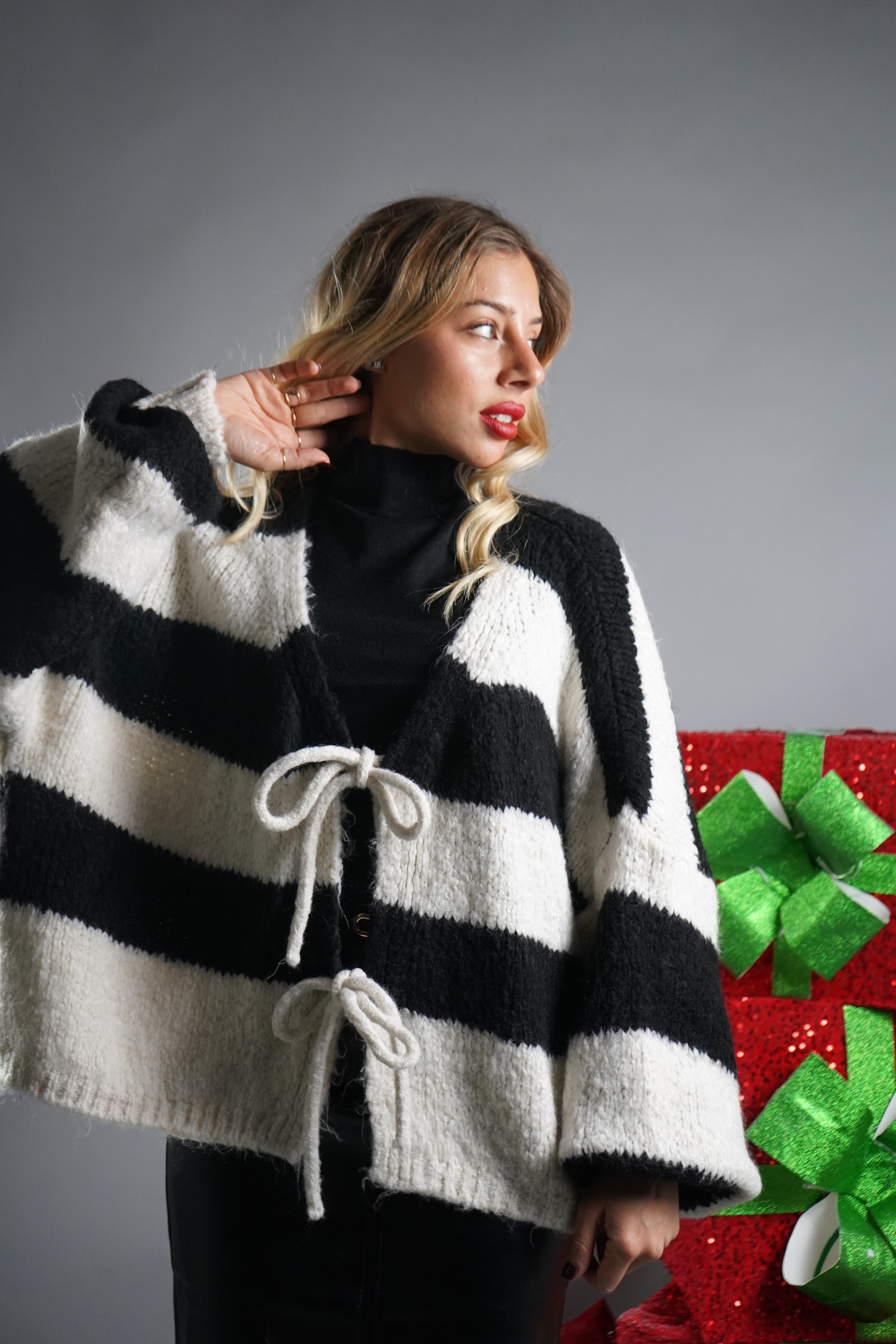 CARDIGAN FIOCCO BIANCO E NERO