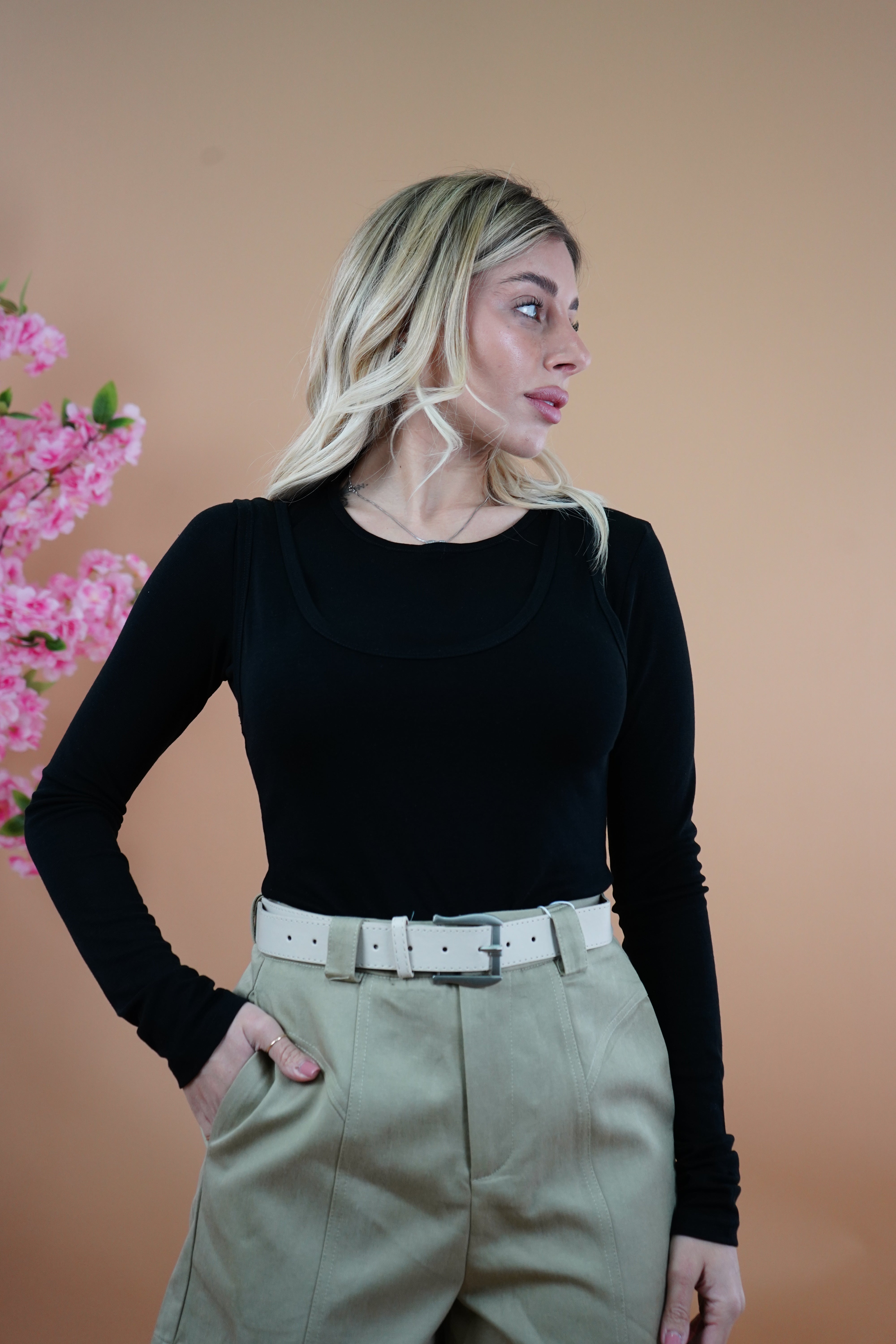 MAGLIA CON CANOTTA TESSUTO CONTENITIVO NERA