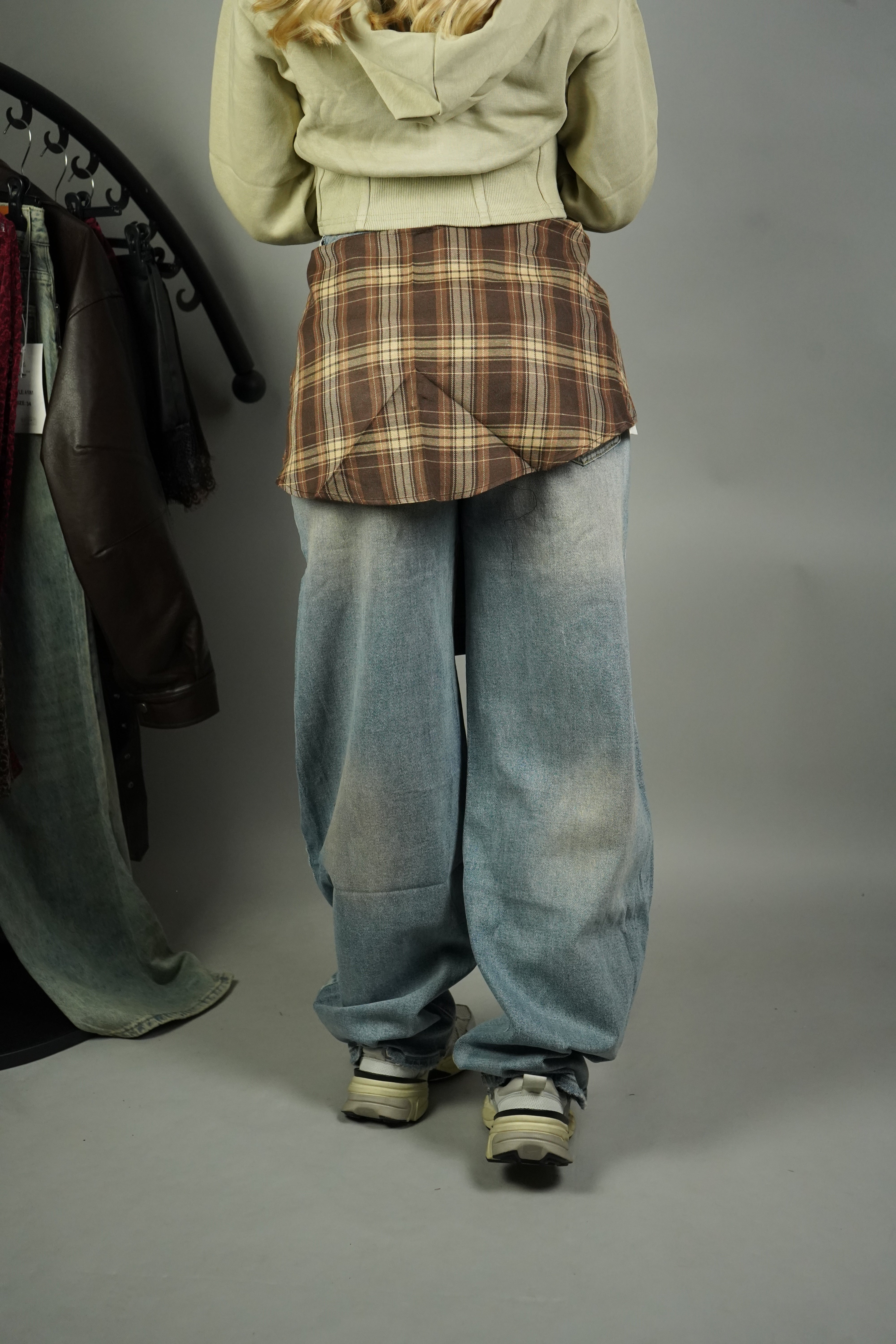 JEANS BALLON CON CAMICIA