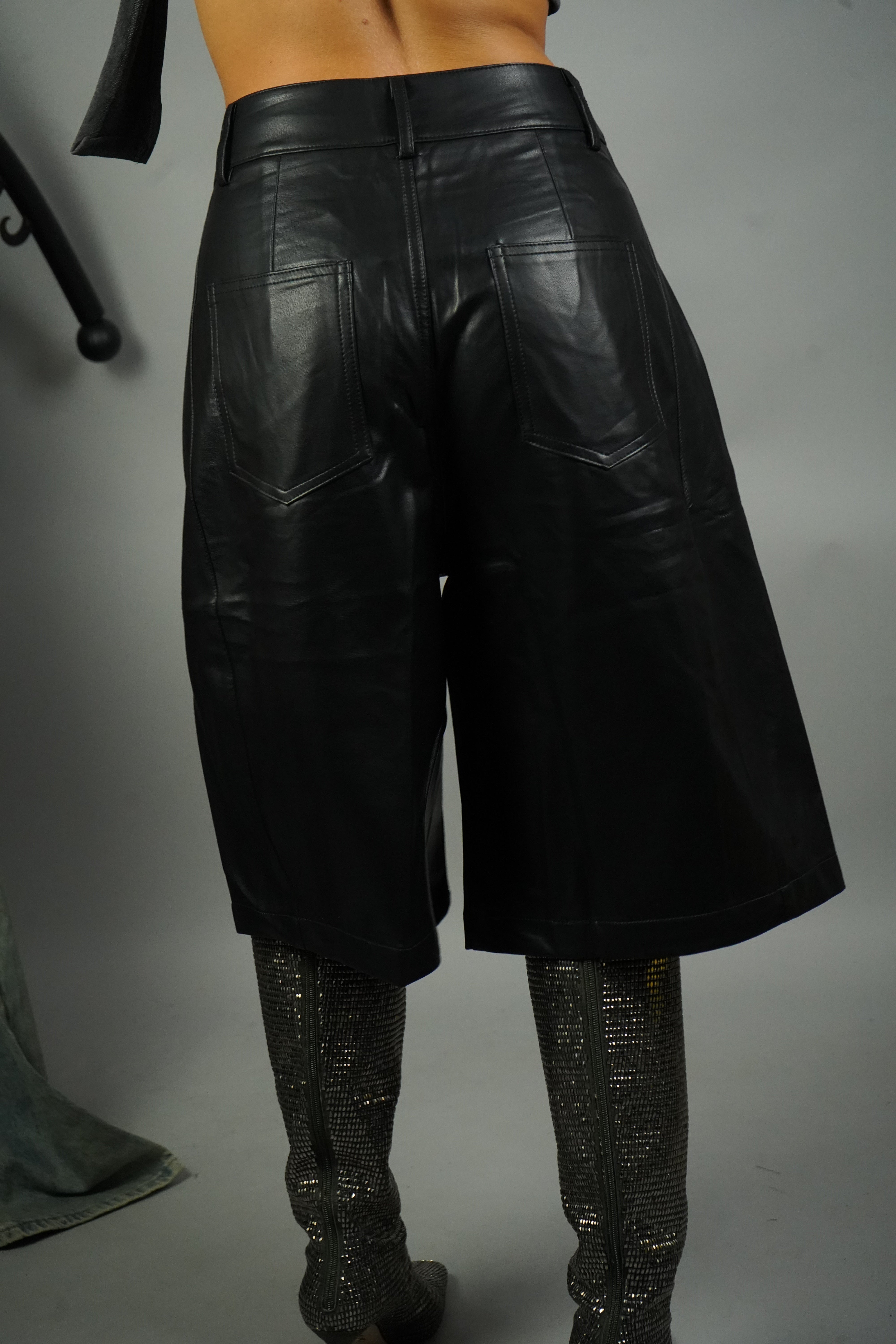 BERMUDA ECOPELLE BAGGY NERO