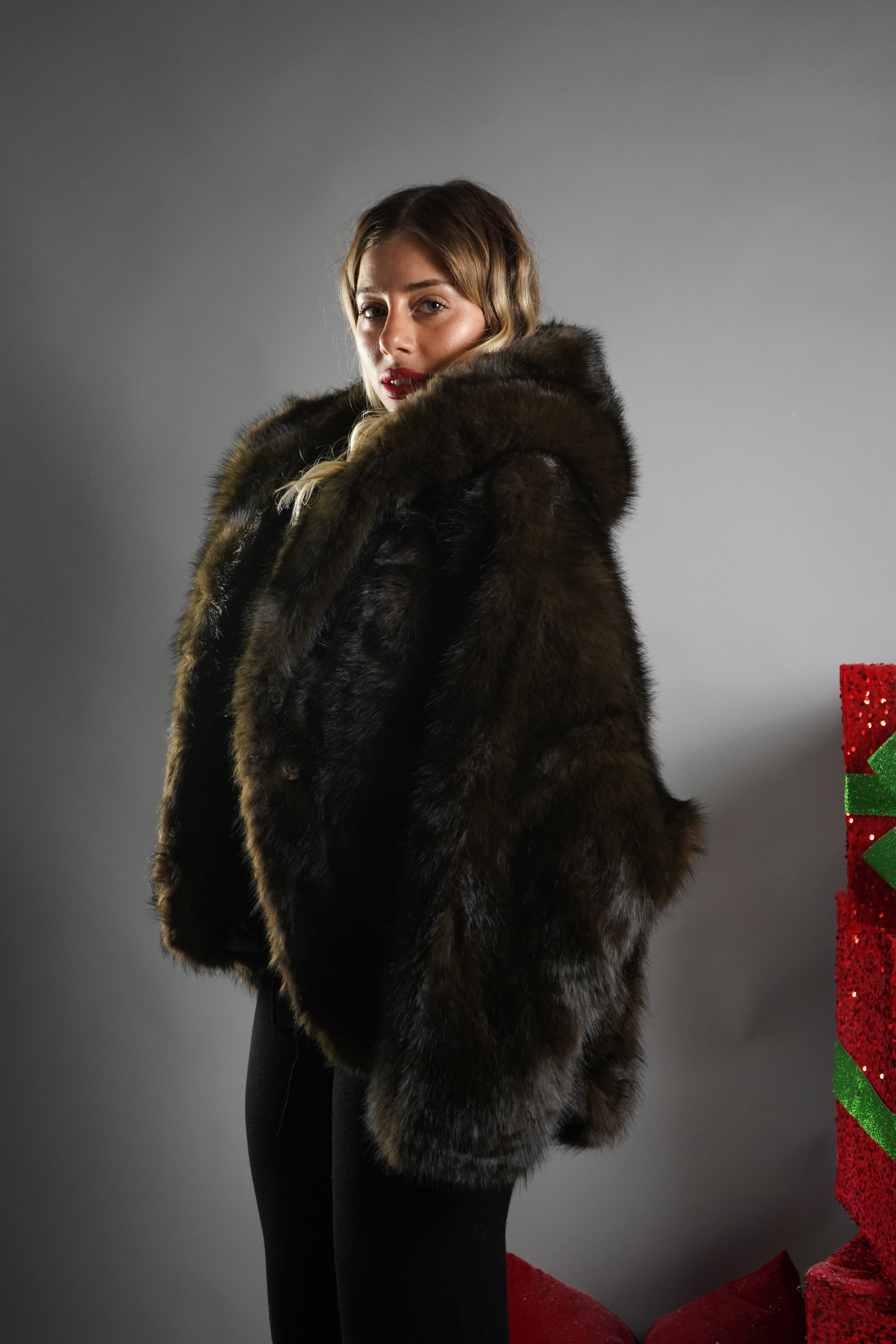 PELLICCIA ORSO MARRONE E NERA