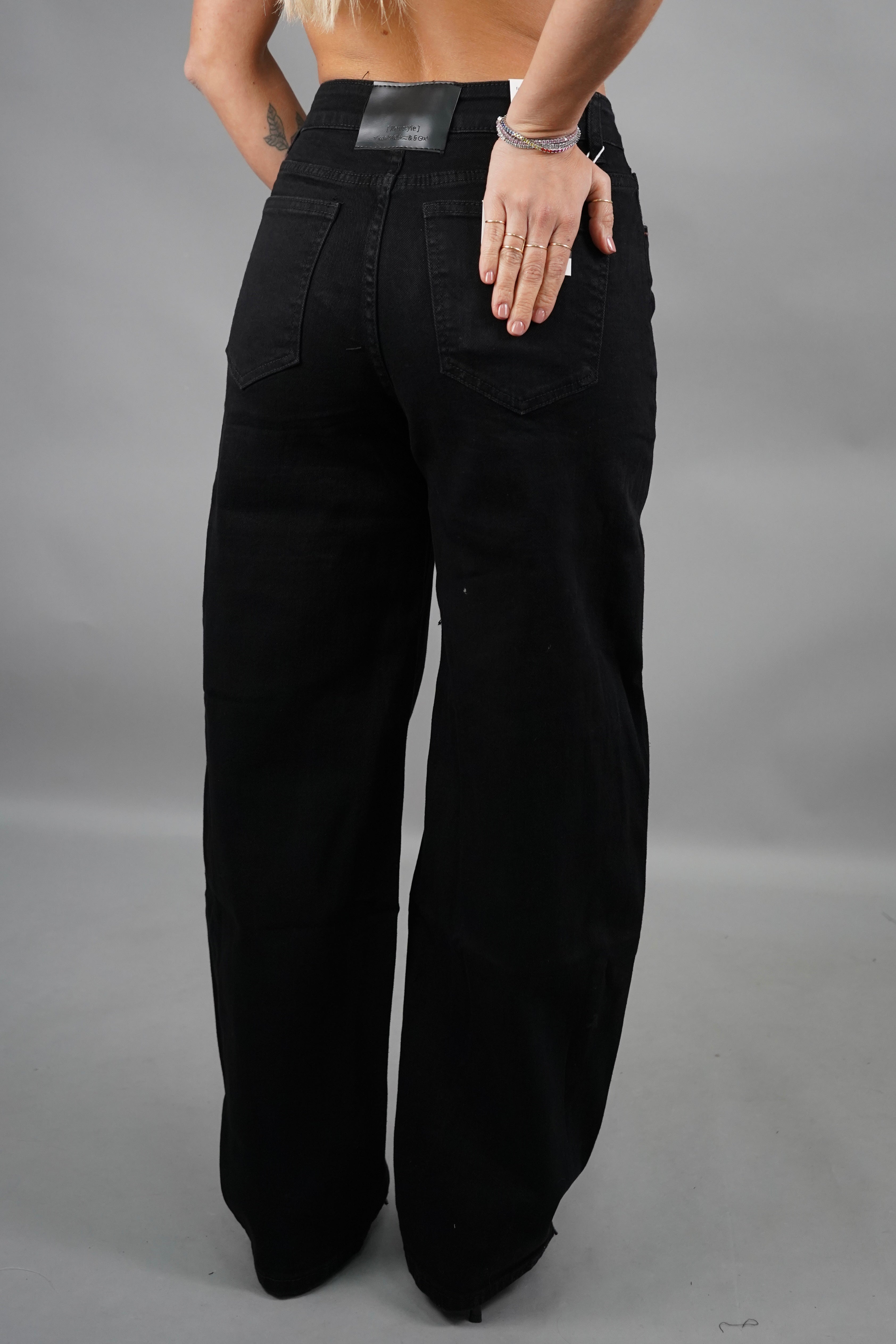 JEANS NERO BALLON FIT