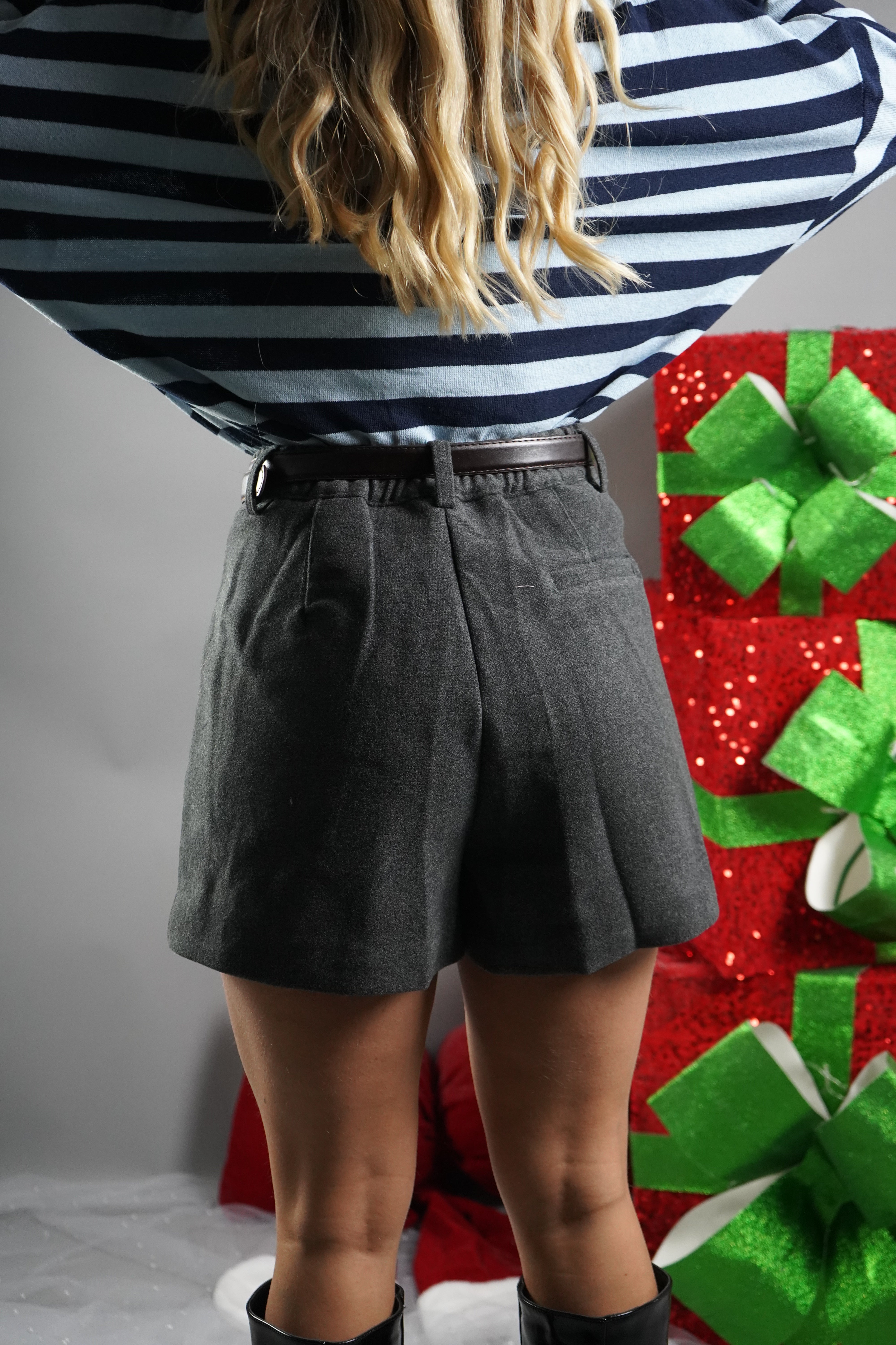 SHORTS LANA CON CINTURA GRIGIO