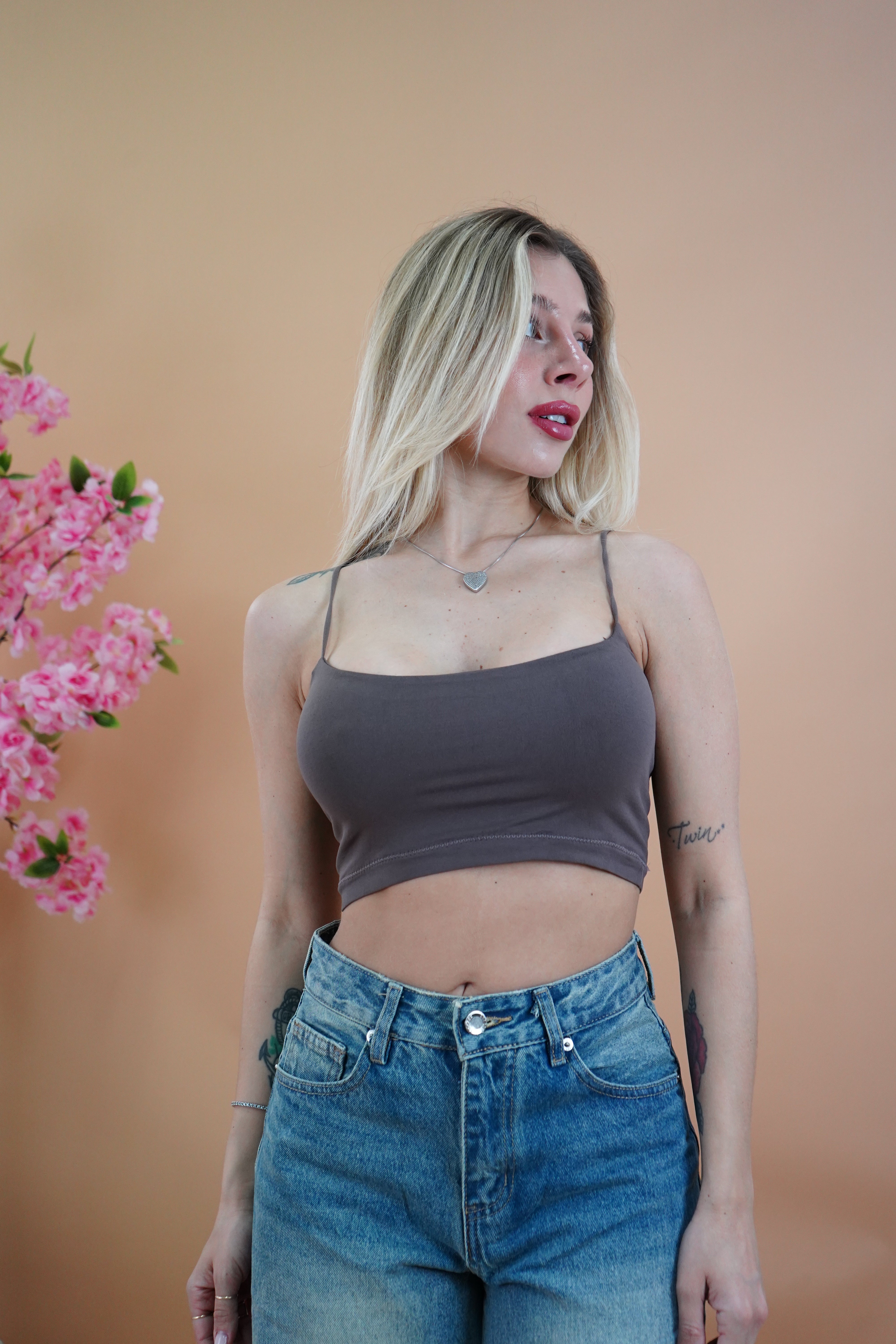 TOP CROP BASIC MARRONE