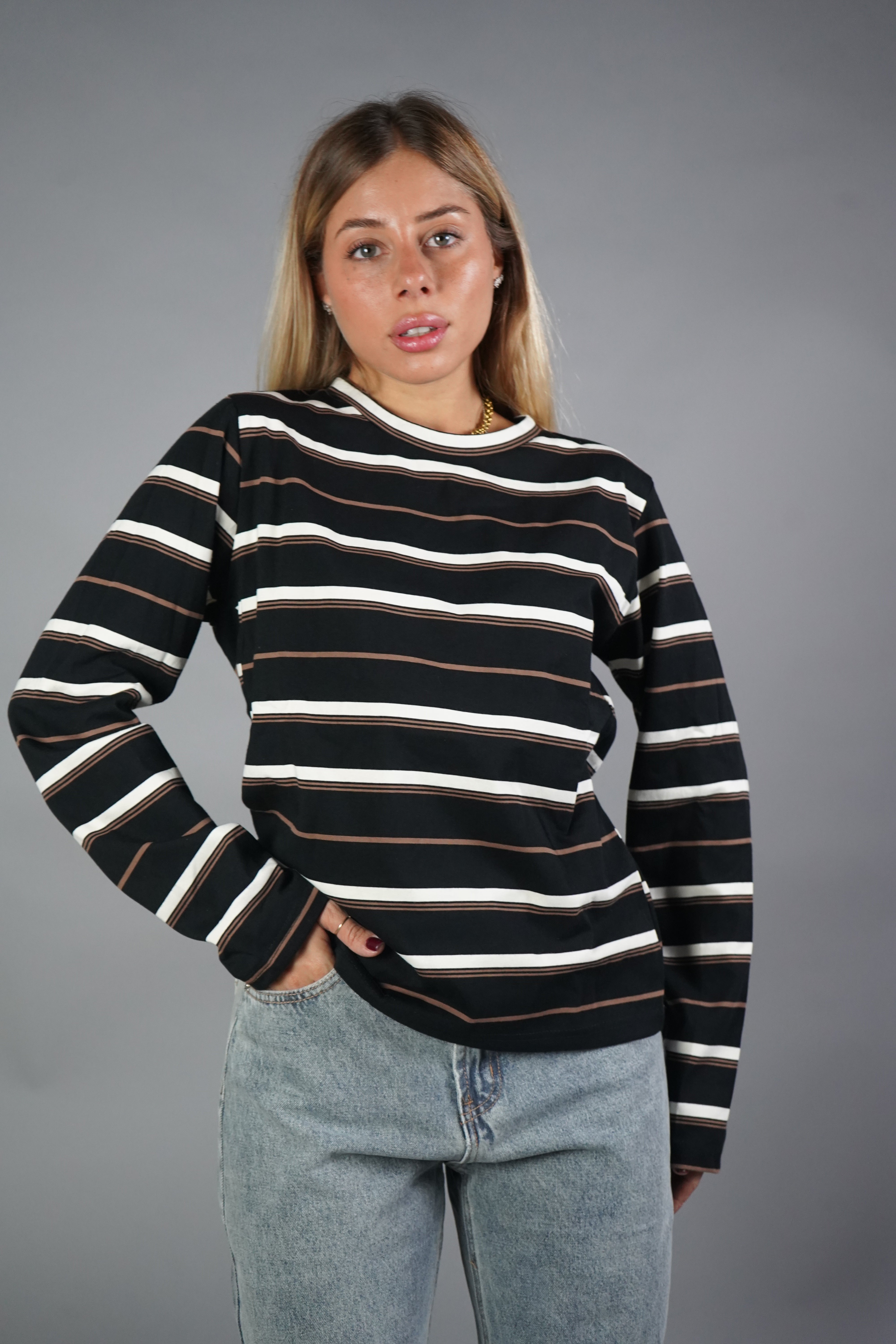 T-SHIRT RIGHE NERA E MARRONE