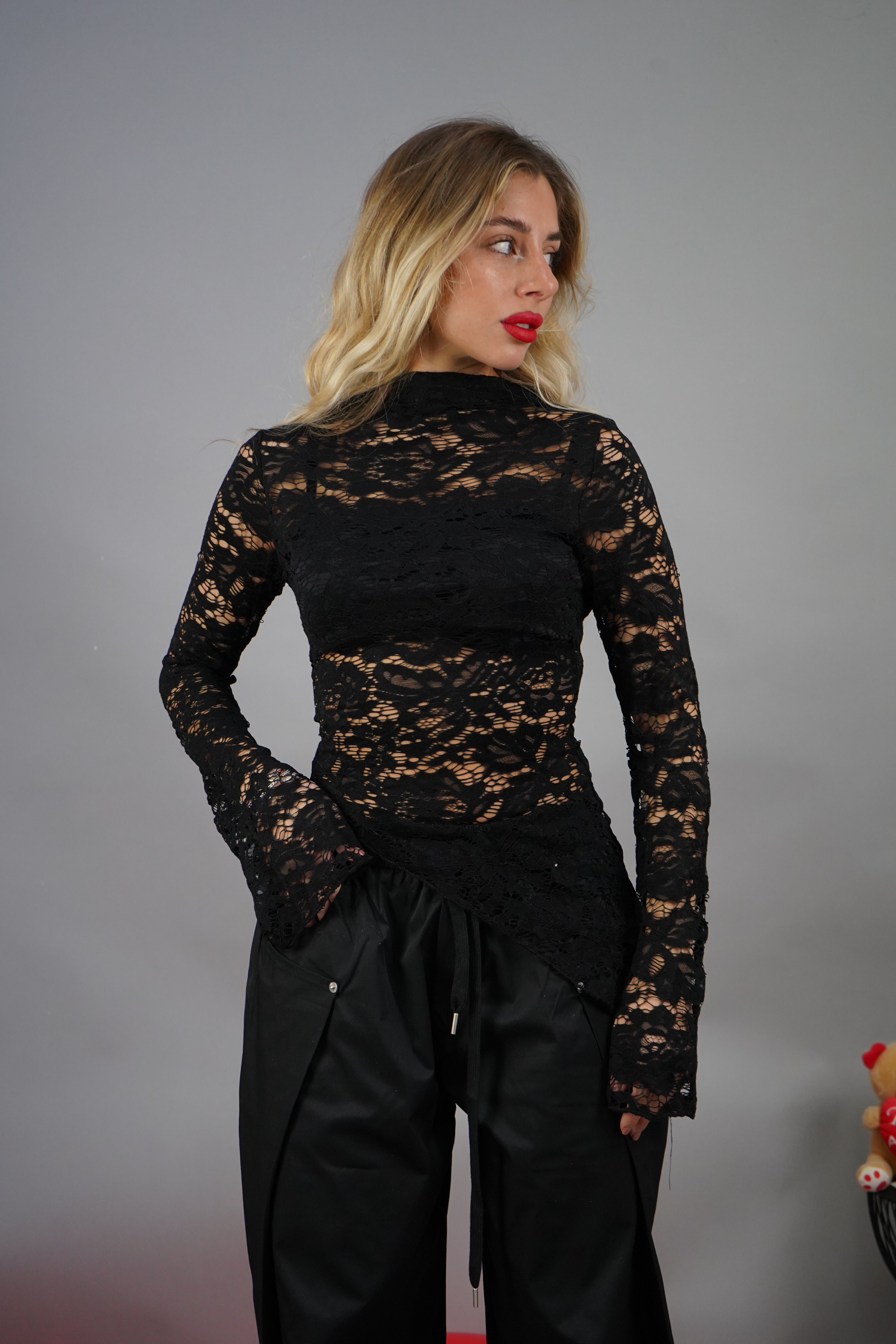 TOP PIZZO ASIMMETRICO NERO
