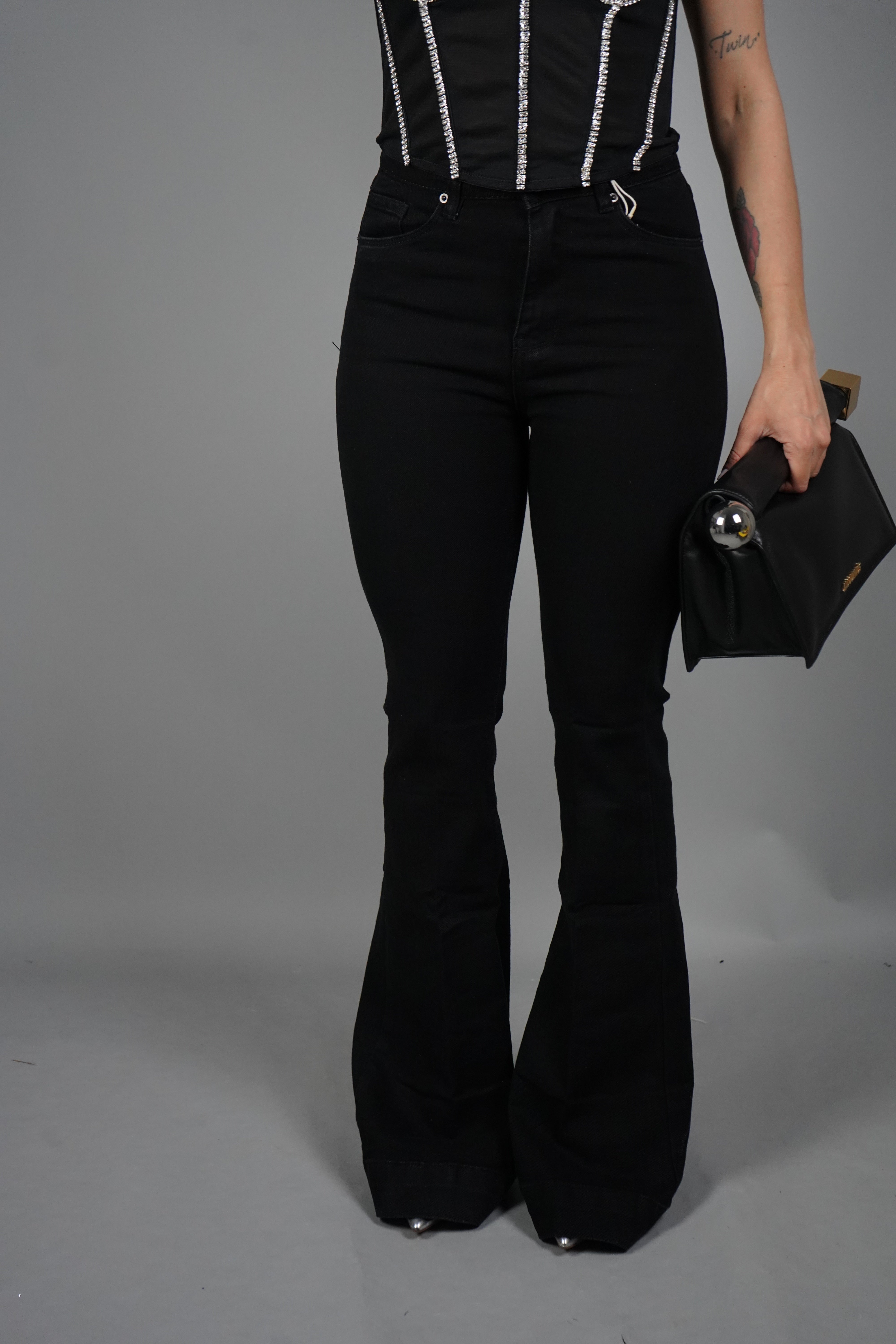 JEANS FLARE PUSH UP NERO