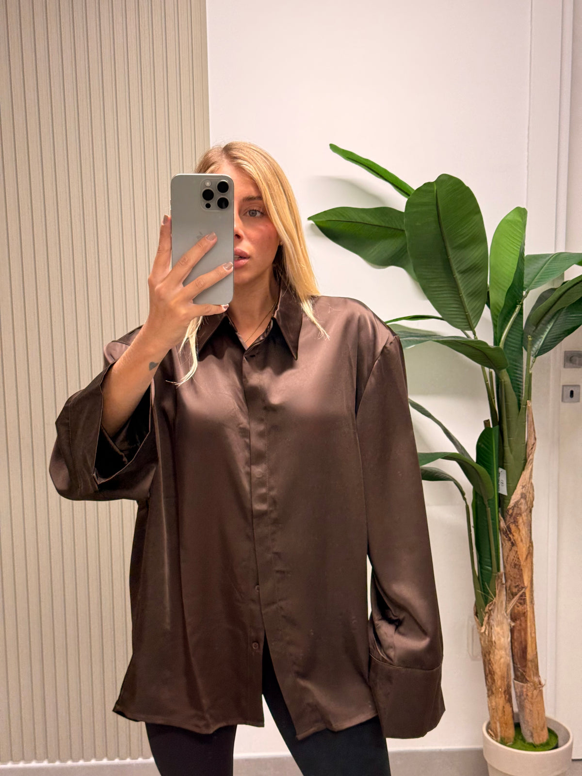 CAMICIA SATIN CON SPALLINE MARRONE