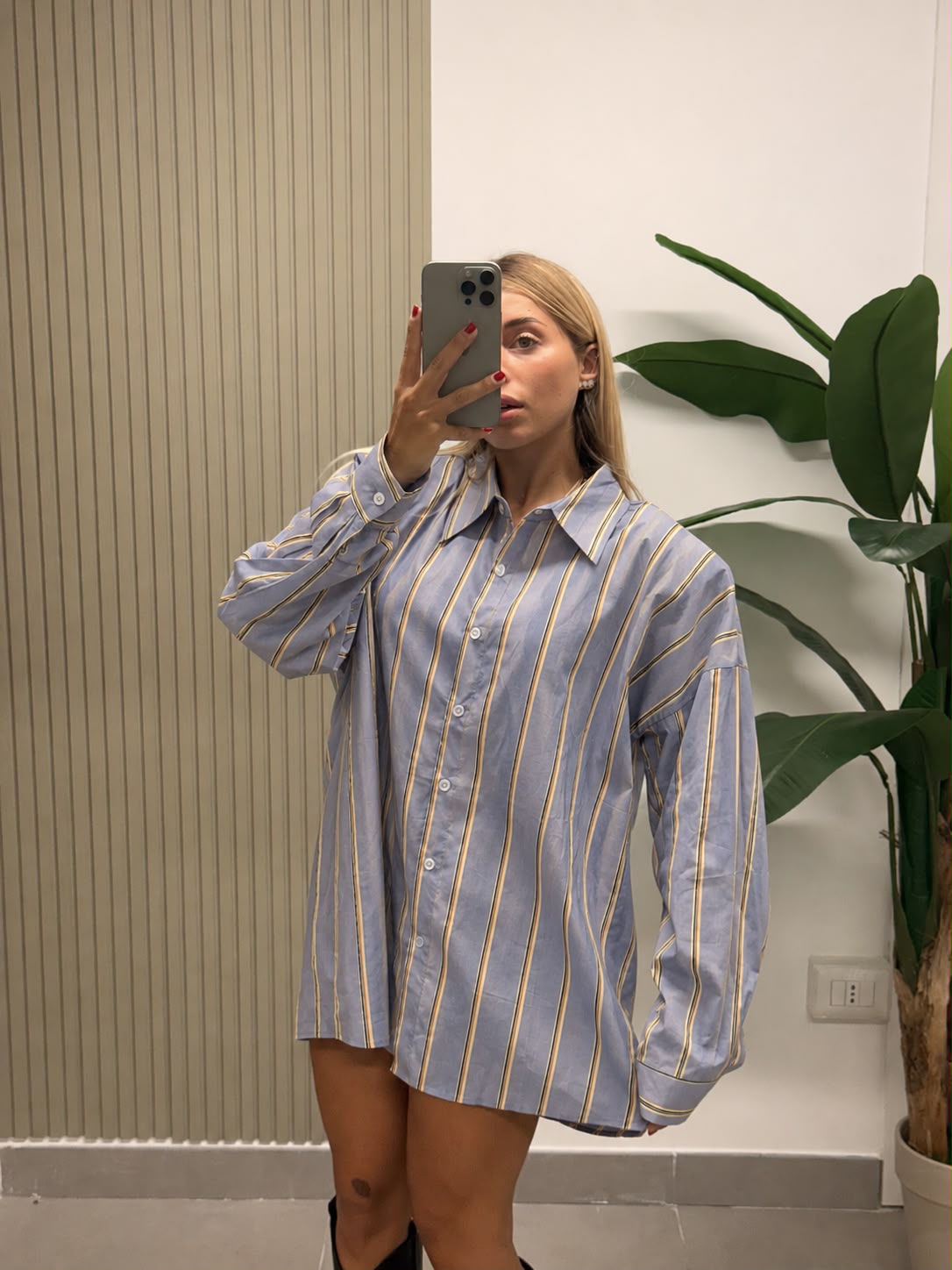 MAXI CAMICIA CON SPALLINA GESSATA