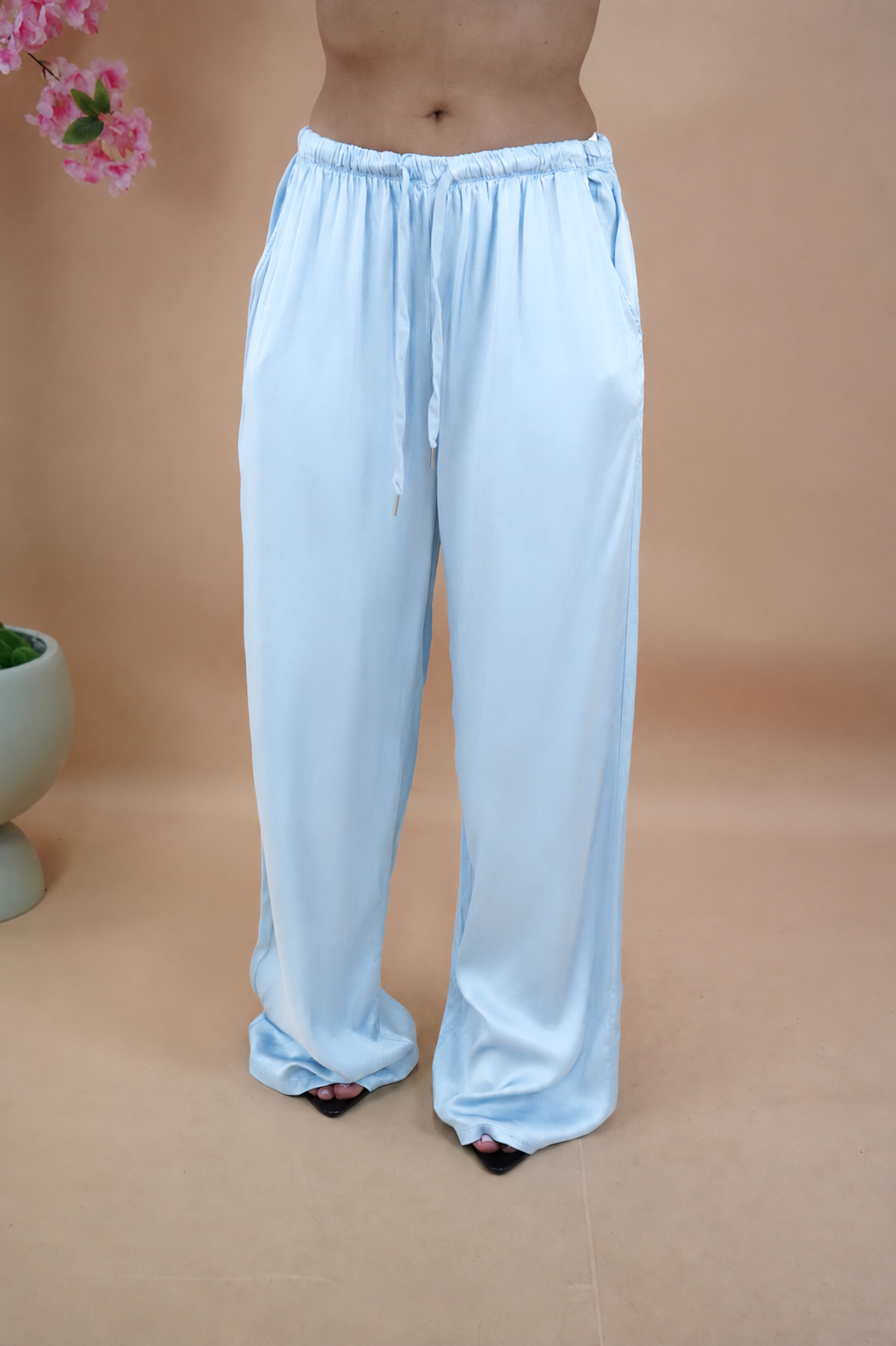 PANTALONE IN RASO AZZURRO POLVERE